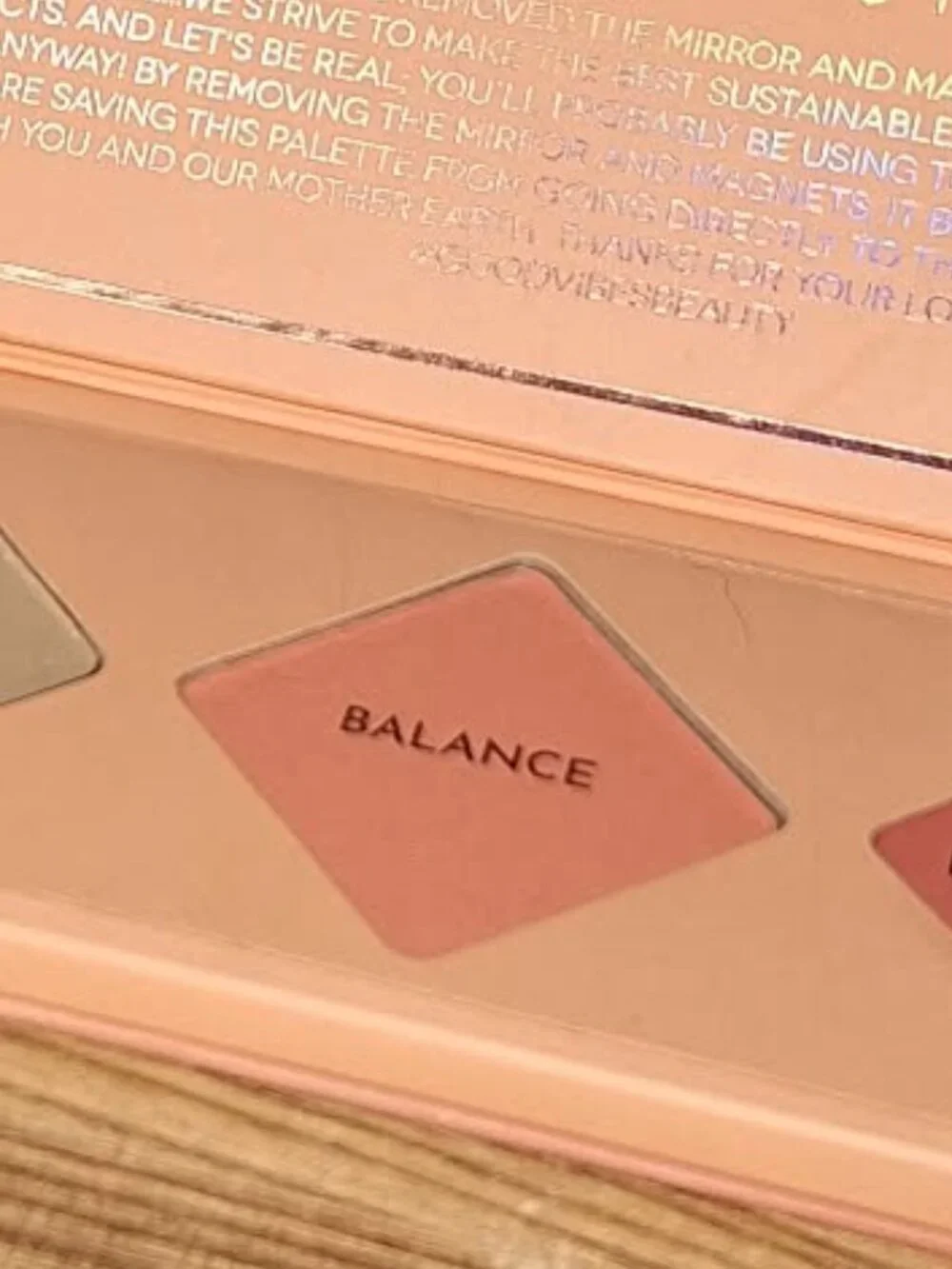 NIP! ĀTHR Beauty Crystal Charged Cheek Palette in Amber